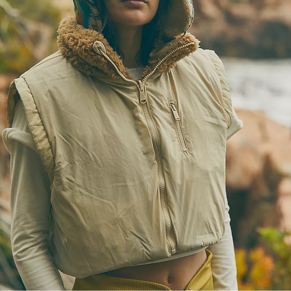 FP Movement Highline Reversible Sherpa Vest - Picture 13 of 13